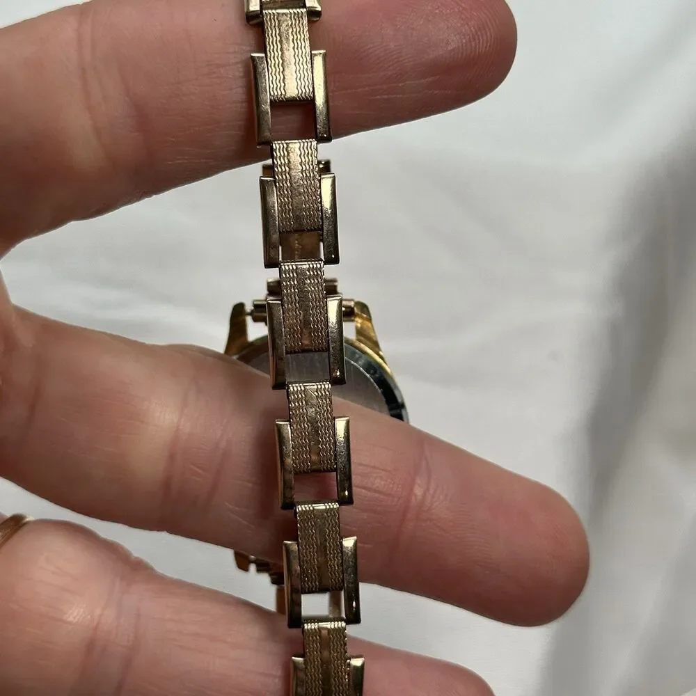 Vintage Chateau Swiss Manual Wind Wristwatch Gold Tone Works 28mm
